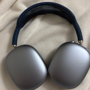 Apple Headphones Max in Silver and Blue O R I G I N A L